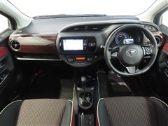 ヴィッツHV 1.5ジュエラ