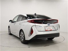 プリウスPHEV Sナビ セーフティ