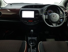 ヴィッツ HV 1.5ジュエラ
