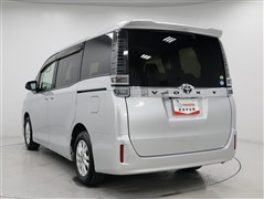 ヴォクシー 2.0V 7ニンノリ