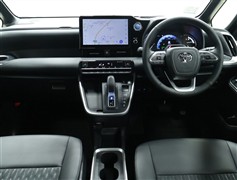 ノアHV 1.8S-Z 7ニンノリ