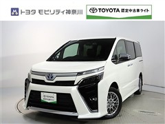 トヨタ　ヴォクシーHV ZSキラメキ3 7ニン
