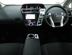 プリウスアルファ 1.8S 5ニンノリ