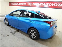 プリウス A
