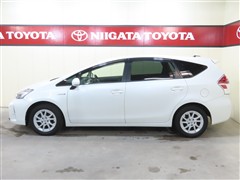 プリウスアルファ S