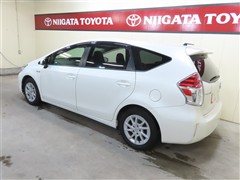 プリウスアルファ S