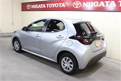 ヤリス ハイブリッドX