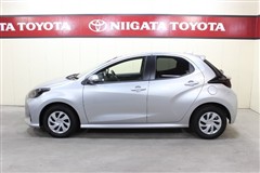 ヤリス ハイブリッドX