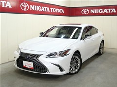 レクサス ES300h バージョンL
