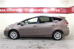 プリウスアルファ S