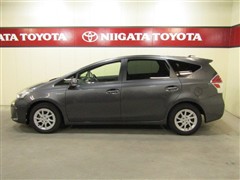 プリウスアルファ S