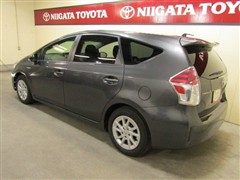 プリウスアルファ S