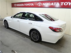 クラウンHV G-エグゼFour