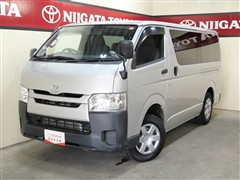 トヨタ　ハイエースバン DX