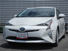 トヨタ プリウス Sセーフティープラス