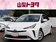 トヨタ　プリウス S