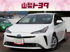 トヨタ　プリウス S