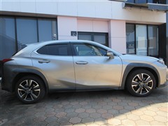 UX250h バージョンL