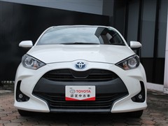 ヤリス ハイブリッド X