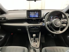 ヤリス ハイブリッド X