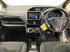 ヴォクシー ハイブリッド V