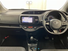 ヴィッツ ハイブリッド F