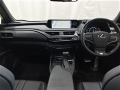 UX250h Fスポーツ