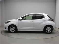 ヤリス ハイブリッド X