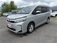トヨタ ヴォクシー X
