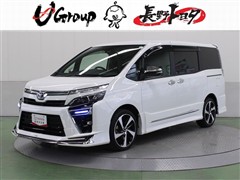 トヨタ ヴォクシーHEV ZSキラメキ3