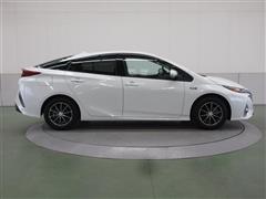 プリウスPHEV S
