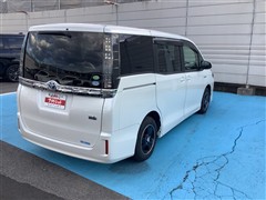 ヴォクシー ハイブリッド V