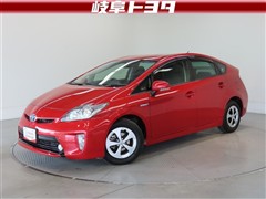 トヨタ　プリウス S