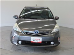 プリウスアルファ S