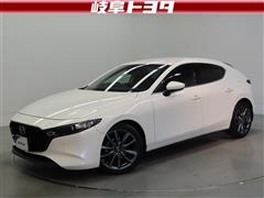 マツダ　MAZDA3 ファストバック 15ST