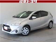 トヨタ　アクア S