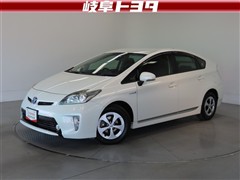 トヨタ　プリウス S