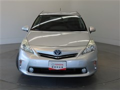 プリウスアルファ S