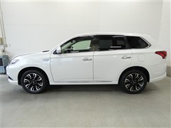 アウトランダーPHEV GナビPKG