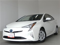 プリウス Sセーフティプラス