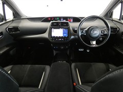 プリウスPHV S GRスポーツ