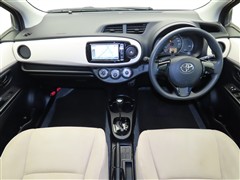 ヴィッツ F シエル