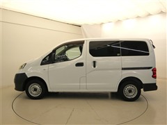 NV200バネットバン DX
