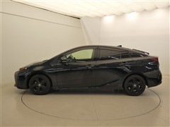 プリウスSツーリングセレブラック