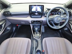 ヤリス ハイブリッド G