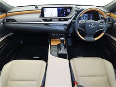 ES300h バージョンL