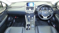 NX200t バージョンL