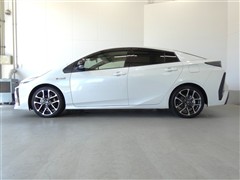 プリウスPHV S GRスポーツ