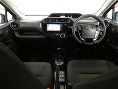 アクア Sスタイルブラック