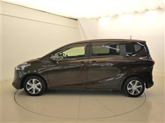 シエンタHV ファンベースG クエロ